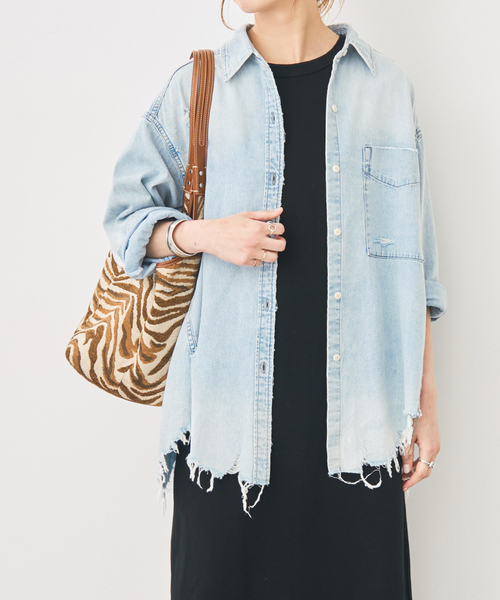 Spick & Span(スピックアンドスパン)の「6ozダメージデニムシャツ(シャツ/ブラウス・レディース・ブルー系その他/サックスブルー・FREE)」の18枚目の写真