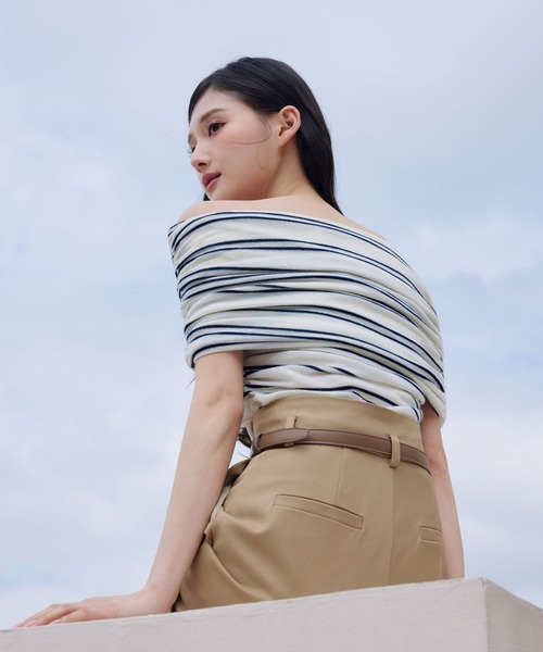polaura(ポローラ)の「ソフトラップオフショルダーニットトップ(ニット/セーター・レディース・Beige/White/Red・FREE)」の19枚目の写真