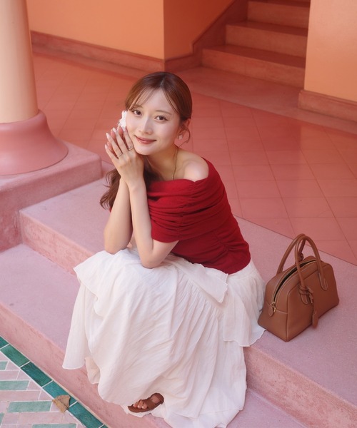 polaura(ポローラ)の「ソフトラップオフショルダーニットトップ(ニット/セーター・レディース・Beige/White/Red・FREE)」の11枚目の写真