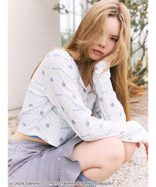 sanrio house(サンリオハウス)の「【LILY BROWN】総柄カーディガン(カーディガン/ボレロ・レディース・ブルー/レッド/ホワイト・F)」の4枚目の写真