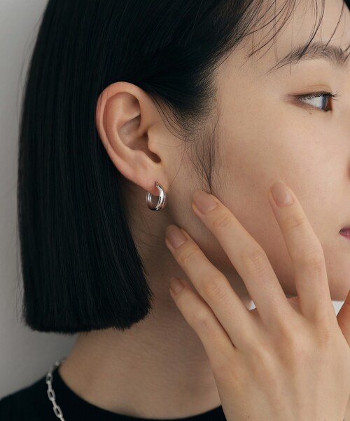 COCOSHNIK ONKITSCH(ココシュニックオンキッチュ)の「シルバー スモールフープ ダブルドームピアス(ピアス(両耳用)・レディース・クリア・00)」の8枚目の写真