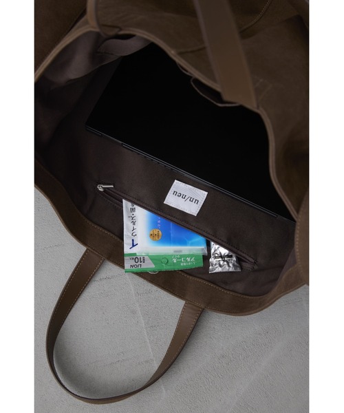 un/neu(アンノイ)の「フェイクスエード2WAYビッグトート/ A4サイズ、PC(15inch)収納可能 / 大容量バッグ(トートバッグ・レディース・ブルー/チャコールグレー/ブラウン・FREE)」の6枚目の写真