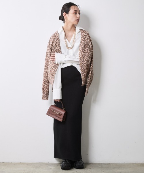 CHIC STYLE(シックスタイル)の「レオパードプリントVネックニットカーディガン<大きいサイズ有>シックスタイル(カーディガン/ボレロ・レディース・ブラウン系/グレー系・L~LL/M/5L~6L/3L~4L)」の6枚目の写真