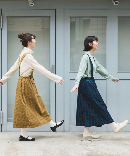l'atelier du savon（アトリエドサボン）の「コーデュロイチェック サスペンダースカート（ジャンパースカート・レディース・ブルー/ブラック/イエロー・FREE）」の14枚目の写真