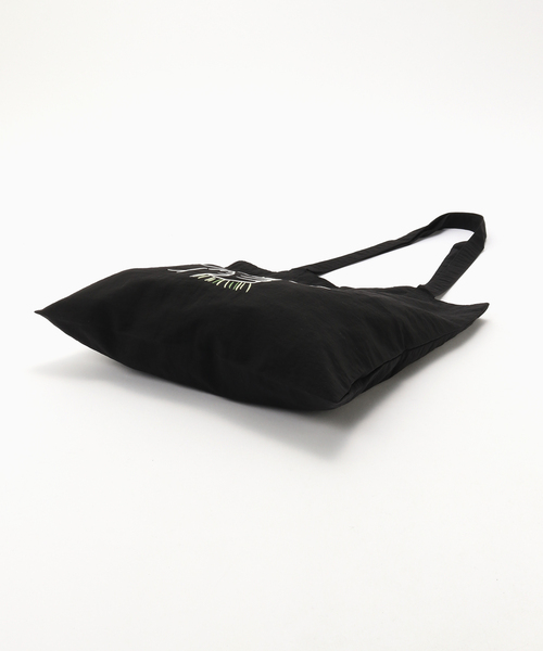 417 EDIFICE(フォーワンセブンエディフィス)の「NOT OEM FLOWER TOTE BAG(トートバッグ・メンズ・パープル/ブラック/アイボリー・FREE)」の5枚目の写真