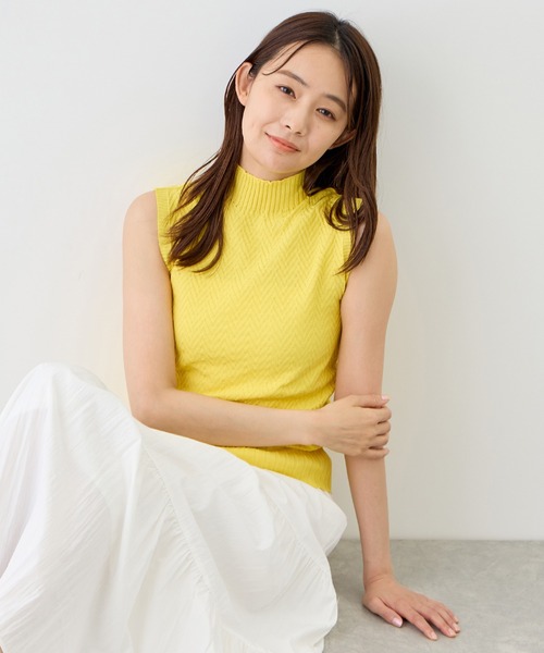 Jayro(ジャイロ)の「ヘリンボーンノースリニット(Tシャツ/カットソー・レディース・ダークブラウン/ブラック/ベージュ/ホワイト/レンガ/イエロー・M)」の6枚目の写真