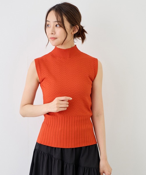 Jayro(ジャイロ)の「ヘリンボーンノースリニット(Tシャツ/カットソー・レディース・ダークブラウン/ブラック/ベージュ/ホワイト/レンガ/イエロー・M)」の1枚目の写真