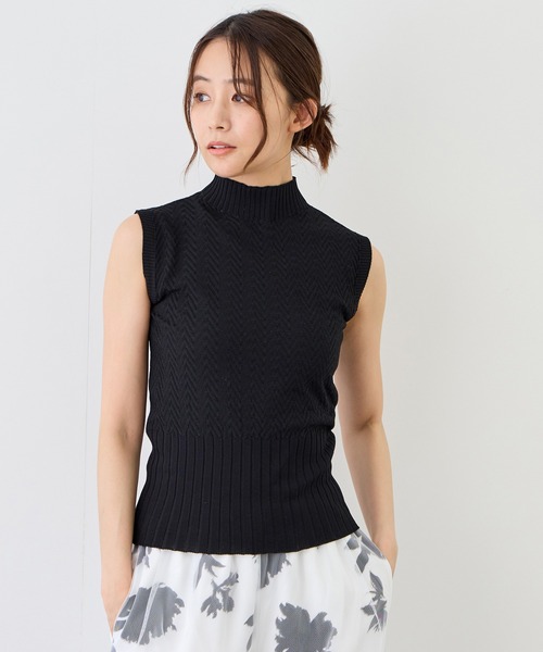 Jayro(ジャイロ)の「ヘリンボーンノースリニット(Tシャツ/カットソー・レディース・ダークブラウン/ブラック/ベージュ/ホワイト/レンガ/イエロー・M)」の3枚目の写真