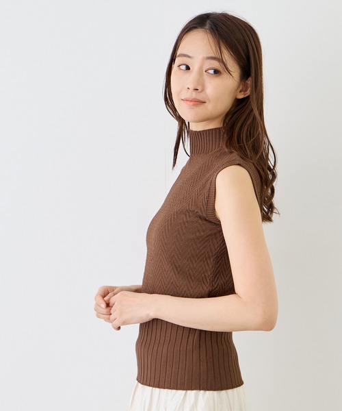 Jayro(ジャイロ)の「ヘリンボーンノースリニット(Tシャツ/カットソー・レディース・ダークブラウン/ブラック/ベージュ/ホワイト/レンガ/イエロー・M)」の19枚目の写真