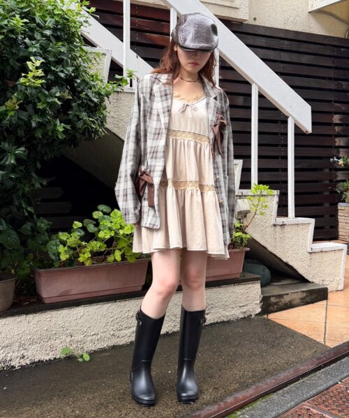 w closet(ダブルクローゼット)の「ベロアレース使いミニキャミワンピース(ワンピース・レディース・ベージュ/イエロー/ブラック/ブルー・FREE)」の7枚目の写真