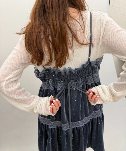 w closet(ダブルクローゼット)の「ベロアレース使いミニキャミワンピース(ワンピース・レディース・ベージュ/イエロー/ブラック/ブルー・FREE)」の18枚目の写真