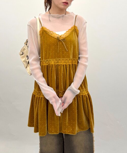 w closet(ダブルクローゼット)の「ベロアレース使いミニキャミワンピース(ワンピース・レディース・ベージュ/イエロー/ブラック/ブルー・FREE)」の20枚目の写真