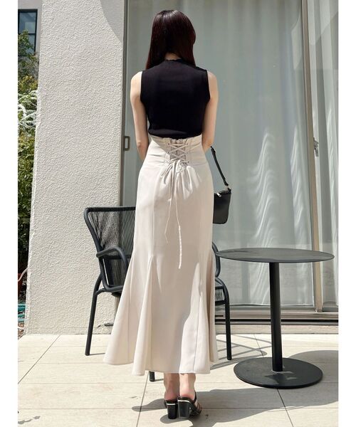 MERCURYDUO(マーキュリーデュオ)の「バックレースアップストレッチマーメイドスカート(スカート・レディース・アイボリー/ブラック・SMALL/MEDIUM)」の9枚目の写真