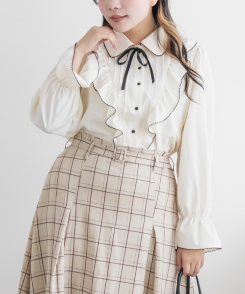 CLETTE（クレット）の「配色リボンフリルブラウス（シャツ/ブラウス・レディース・ホワイト/ブラック/ピンクベージュ・LL/4L/3L）」の8枚目の写真