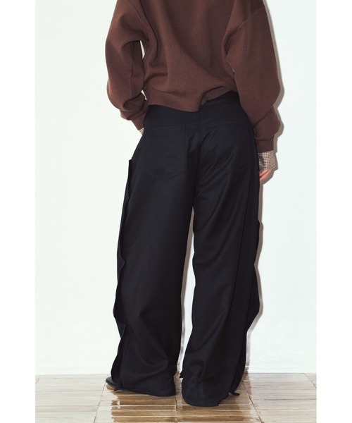 Knuth Marf(クヌースマーフ)の「cling draped pants(unisex)(その他パンツ・レディース・ブラック/ブラウン・SMALL/MEDIUM/X-SMALL)」の21枚目の写真