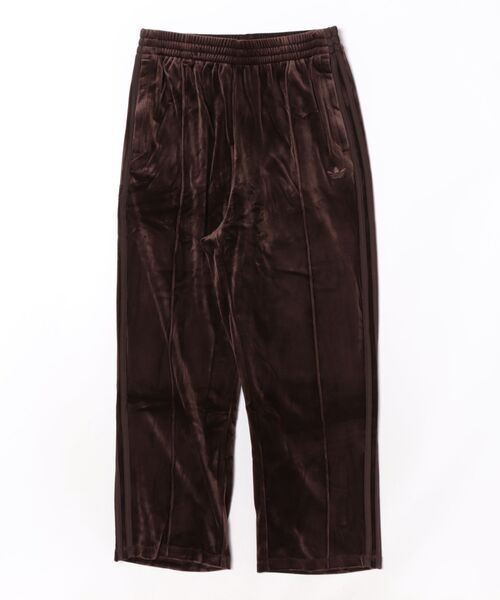 adidas(アディダス)の「ADIDAS ウェア アディダス U VELOUR PINTUCK PT ロングパンツ LC5984 ABC-MART限定 *DARKBROWN(その他パンツ・メンズ・ブラウン・MEDIUM/LARGE/X-LARGE/XX-LARGE/X-SMALL/SMALL)」の1枚目の写真