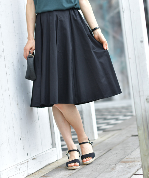 rps（アールピーエス）の「ウエストタックフレアースカート（スカート・レディース・ブラック/カーキ/キャメル/ボルドー/ダークグリーン/マスタード/グレイッシュベージュ/ネイビー/ピンク/ミント/グレー・M）」の2枚目の写真