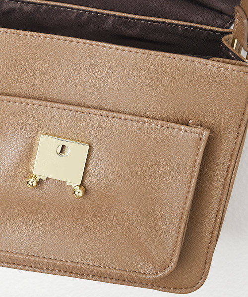 Luz Llena(ラズレナ)の「アコーディオン・クラシックショルダーバッグ◆(ショルダーバッグ・レディース・ブラック/グレイッシュベージュ・フリ-)」の8枚目の写真