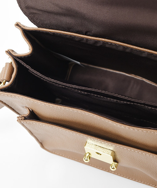 Luz Llena(ラズレナ)の「アコーディオン・クラシックショルダーバッグ◆(ショルダーバッグ・レディース・ブラック/グレイッシュベージュ・フリ-)」の9枚目の写真