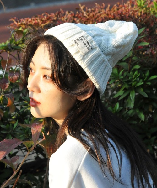 ZIP FIVE（ジップファイブ）の「【ZIP FIVE】ニットキャップ / ニット帽 / ケーブル（ニットキャップ/ビーニー・レディース・ブラック/ネイビー/ブラウン/グレー/レッド/オリーブ/ピンク/オレンジ/アイボリー/マスタード/ブラック系その他/杢グレー/グレー系その他/ベージュ系その他/ブルー系その他/キャメル/ワイン/レンガ/チャコール/ベージュ系その他2/パープル/グレイッシュベージュ/スモークグレー/グリーン/ブルー・FREE）」の2枚目の写真