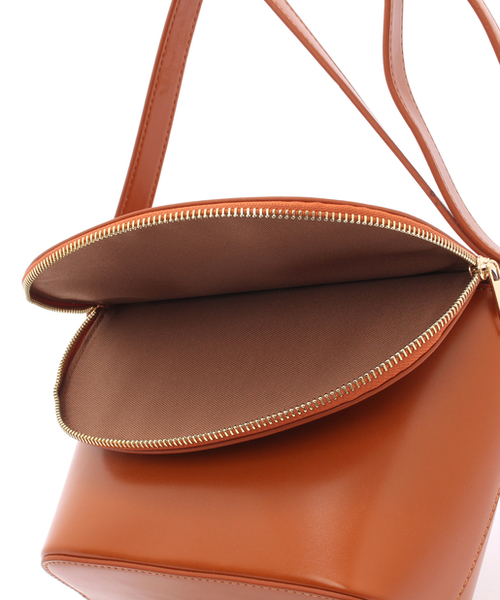 CIAOPANIC（チャオパニック）の「ラウンドジップカメラバッグ（ショルダーバッグ・レディース・キャメル/ブラウン・FREE）」の10枚目の写真