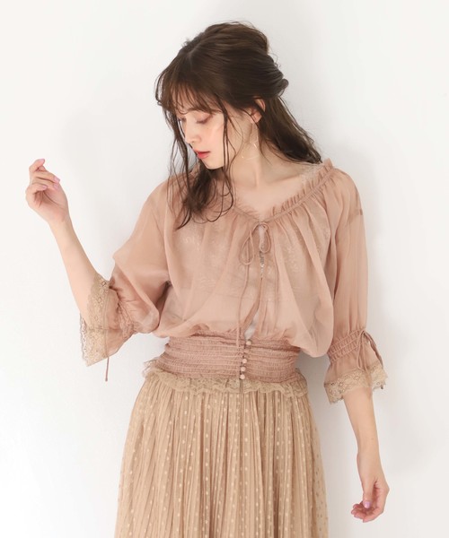 one after another NICE CLAUP(ワンアフターアナザーナイスクラップ)の「ヴィンテージ羽織りブラウス(シャツ/ブラウス・レディース・ブラック/ベージュ/オフホワイト・FREE)」の1枚目の写真