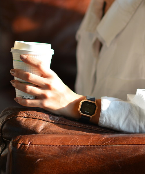 Ss 腕時計 Nixon ニクソン のファッション 時計 The Siren 腕時計 Siren