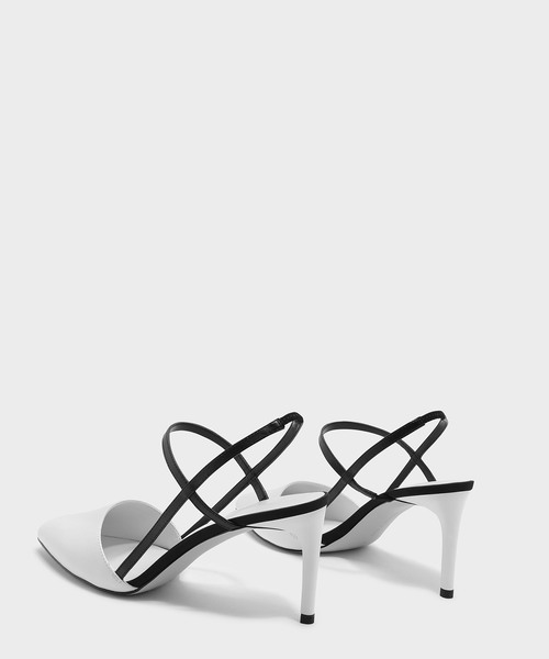 CHARLES & KEITH(チャールズ & キース)の「コントラストティーバースリングバックヒール / CONTRAST T-BAR SLINGBACK HEELS(パンプス・レディース・ホワイト/ブラック/イエロー・22.5cm/23cm/23.5cm/24.5cm/25cm/25.5cm)」の6枚目の写真