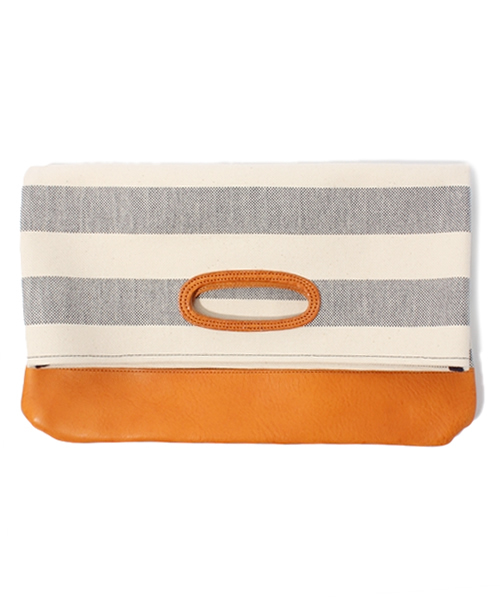 SHIPS（シップス）の「AMIACALVA for SHIPS: パターン/キャンバス×栃木レザー 二つ折り/クラッチバッグ■（クラッチバッグ・メンズ・カモフラージュ/マルチ/ホワイト系その他/ネイビー/その他/ブルー・ONE SIZE）」の2枚目の写真