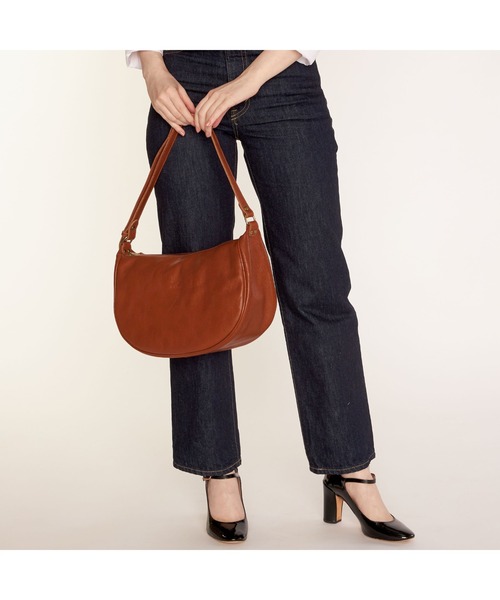 IL BISONTE(イルビゾンテ)の「IL BISONTE / ORIGINAL LEATHER / クロスボディバッグ(ショルダーバッグ・レディース・ライトブラウン/レンガ/ダークブラウン/ブラック/ネイビー/ナチュラル/オレンジ/グレー/レッド/グリーン/オリーブ・FREE)」の15枚目の写真