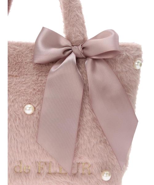 Maison de FLEUR（メゾンドフルール）の「ファーパールリボントートバッグ（トートバッグ・レディース・ベージュ/モカ/グレー/レッド系その他・FREE）」の6枚目の写真