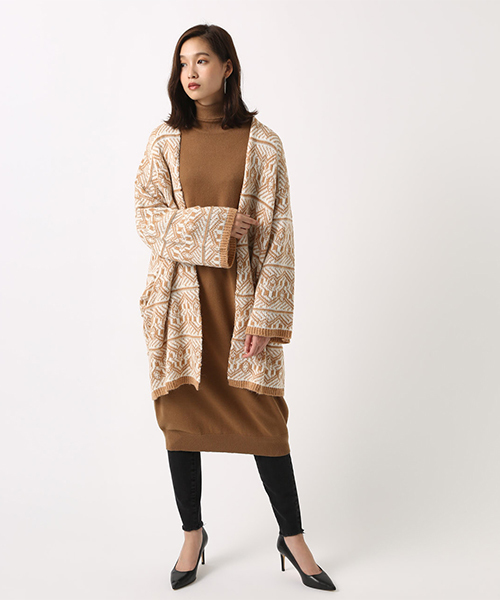 AZUL BY MOUSSY(アズールバイマウジー)の「ジャガードロングニットガウン(カーディガン)」|ベージュ系その他