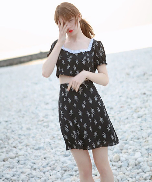 lissi Boutique（リージーブティック）の「スカラップ花柄トップス（シャツ/ブラウス・レディース・ブラック・FREE）」の8枚目の写真