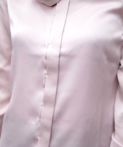 NARACAMICIE（ナラカミーチェ）の「サテンボウタイ長袖ブラウス（シャツ/ブラウス・レディース・ホワイト/ピンク・MEDIUM/LARGE/X-LARGE/XX-LARGE）」の8枚目の写真