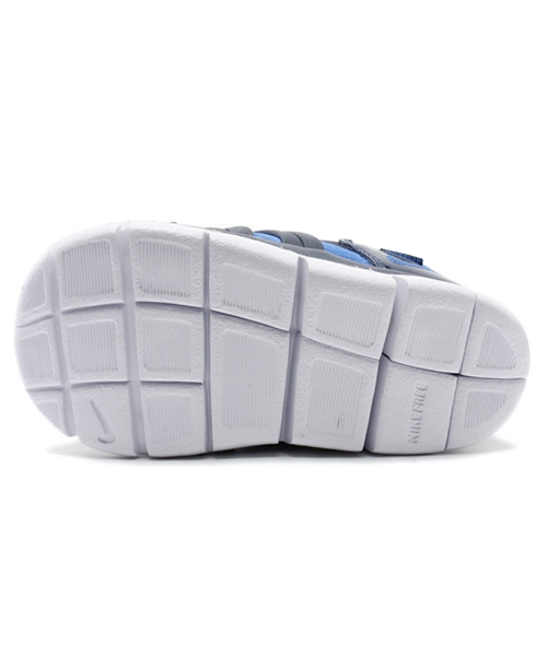 NIKE（ナイキ）の「ベビー キッズ ナイキ ダイナモ フリー NIKE DYNAMO FREE TD（スニーカー・キッズ・ピンク/ネイビー・12cm/16cm/13cm/15cm/14cm）」の4枚目の写真