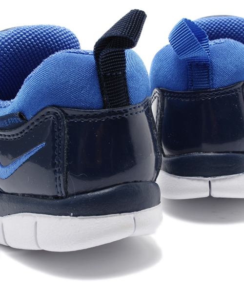 NIKE（ナイキ）の「ベビー キッズ ナイキ ダイナモ フリー NIKE DYNAMO FREE TD（スニーカー・キッズ・ピンク/ネイビー・12cm/16cm/13cm/15cm/14cm）」の8枚目の写真