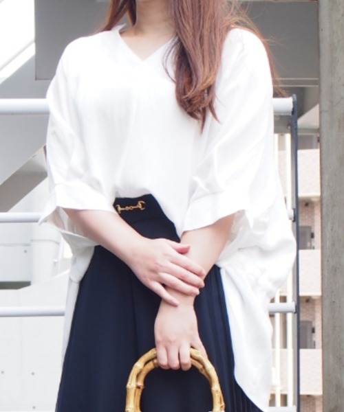 INTERPLANET（インタープラネット）の「ＢＡＣＫリボンブラウス（シャツ/ブラウス・レディース・ライム/ベージュ/ブラック/オフホワイト・FREE）」の2枚目の写真