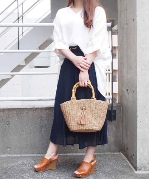 INTERPLANET（インタープラネット）の「ＢＡＣＫリボンブラウス（シャツ/ブラウス・レディース・ライム/ベージュ/ブラック/オフホワイト・FREE）」の14枚目の写真