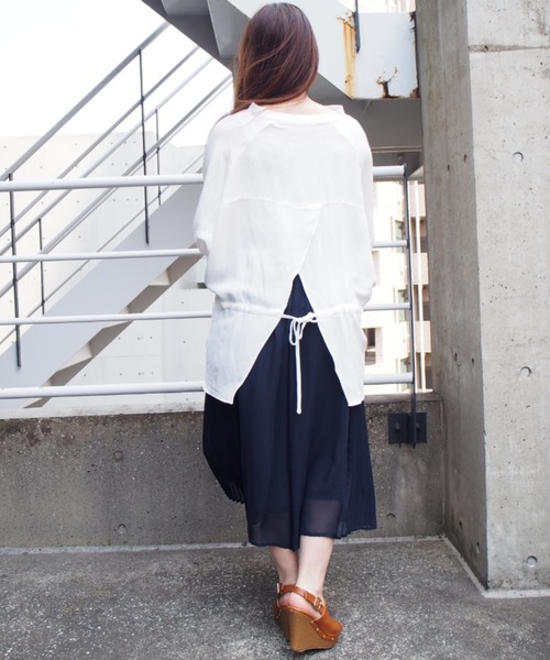 INTERPLANET（インタープラネット）の「ＢＡＣＫリボンブラウス（シャツ/ブラウス・レディース・ライム/ベージュ/ブラック/オフホワイト・FREE）」の16枚目の写真