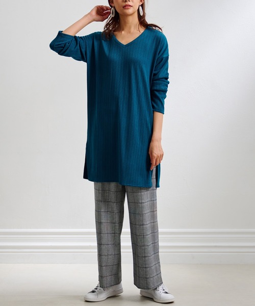 RANAN(ラナン)の「Vネックゆるカットソーチュニック(Tシャツ/カットソー・レディース・ライトグレー/ライトベージュ/カーキ/レッド/ブラック/オフホワイト/モカ/ブルーグリーン・L/M/LL)」の9枚目の写真