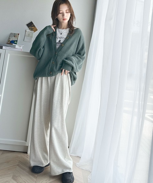 classicalelf(クラシカルエルフ)の「さらっと羽織るだけで、やわらかな私らしさ。2WAYローゲージクルーネックプルオーバー& オーバーサイズ カーディガン(カーディガン/ボレロ・レディース・ブラック/ベージュ/モカ/ブルー/モスグリーン/アッシュグレー/グリーン/オレンジ/イエロー・MEDIUM/LARGE/X-LARGE/XX-LARGE/SMALL)」の11枚目の写真