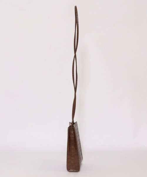 archives（アルシーヴ）の「スクエアショルダー（ショルダーバッグ・レディース・ブラック/ブラウン・MEDIUM）」の3枚目の写真