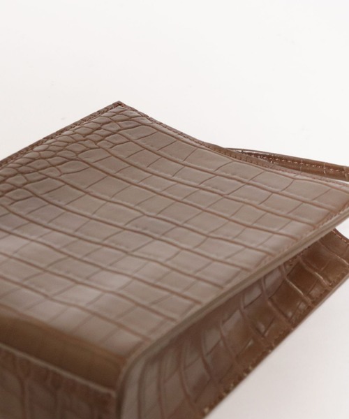 archives（アルシーヴ）の「スクエアショルダー（ショルダーバッグ・レディース・ブラック/ブラウン・MEDIUM）」の5枚目の写真