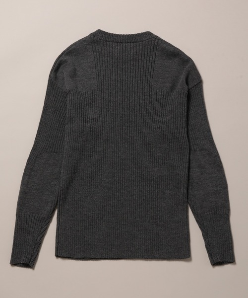 ADAM ET ROPE'(アダムエロペ)の「【山形ニット】両畔コンバットニット(ニット/セーター・メンズ・チャコールグレー/ベージュ/グリーン・M/L)」の4枚目の写真