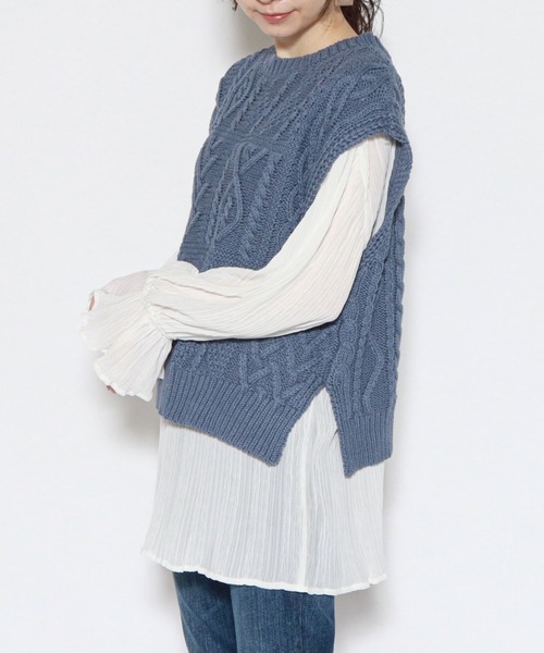 archives(アルシーヴ)の「パッチワークケーブルニットベスト(ニット/セーター・レディース・ブラウン/オフホワイト/ベージュ/ブルー・MEDIUM)」の15枚目の写真