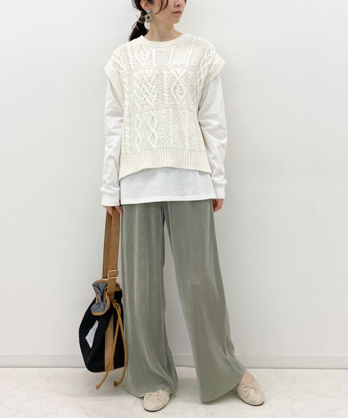 archives(アルシーヴ)の「パッチワークケーブルニットベスト(ニット/セーター・レディース・ブラウン/オフホワイト/ベージュ/ブルー・MEDIUM)」の11枚目の写真