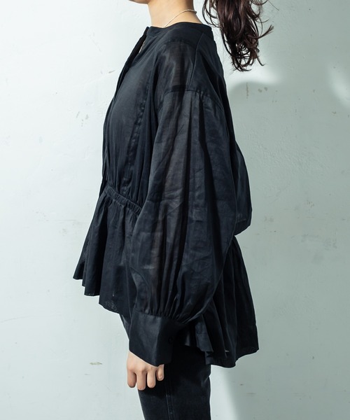 mystic（ミスティック）の「ドロストペプラムシャツ（シャツ/ブラウス・レディース・ブラック/ベージュ/オフホワイト/ライトグレー・FREE）」の12枚目の写真