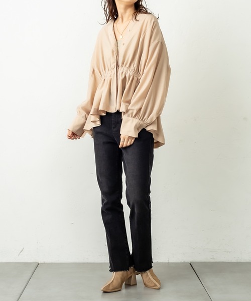 mystic（ミスティック）の「ドロストペプラムシャツ（シャツ/ブラウス・レディース・ブラック/ベージュ/オフホワイト/ライトグレー・FREE）」の19枚目の写真