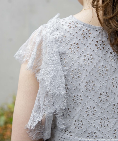 flower（フラワー）の「クリアリーカットワークトップ（シャツ/ブラウス・レディース・アイボリー/ブラウン/ブルー・FREE）」の6枚目の写真