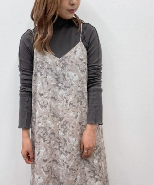 apres jour mignon(アプレジュールミニョン)の「マーブル柄キャミワンピース【ZOZOTOWN限定アイテム】(ワンピース・レディース・ベージュ/ダークパープル/ブルー系その他・X-LARGE/フリー)」の17枚目の写真
